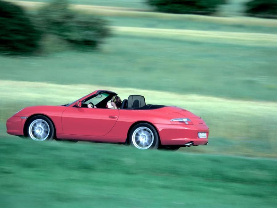  Porsche 911 Carrera Cabriolet 2003 года  (фото 8 из 14)